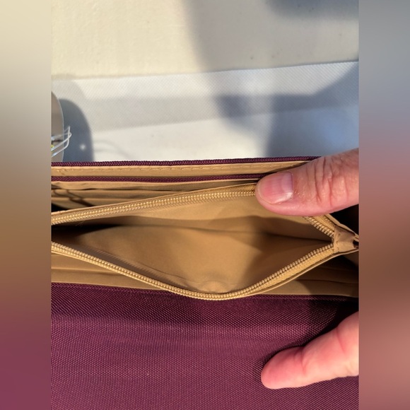 Travelon | RFID blocking, bifold travel wallet - Picture 9 of 13